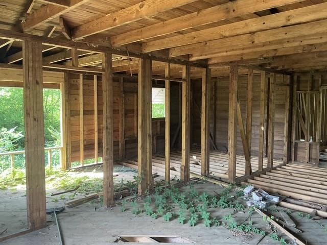 3 bedroom, 2 bathroom, 1,540 sq ft single family residence under contract at 153 Henderson Bend Road, Calhoun, GA 30701 — photo 3