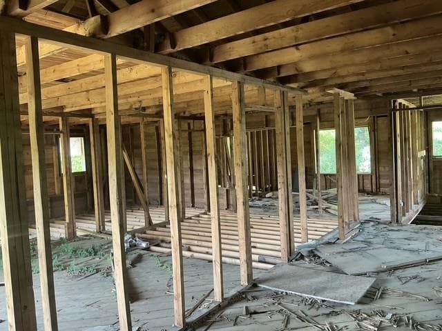 3 bedroom, 2 bathroom, 1,540 sq ft single family residence under contract at 153 Henderson Bend Road, Calhoun, GA 30701 — photo 4