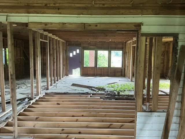 3 bedroom, 2 bathroom, 1,540 sq ft single family residence under contract at 153 Henderson Bend Road, Calhoun, GA 30701 — photo 5
