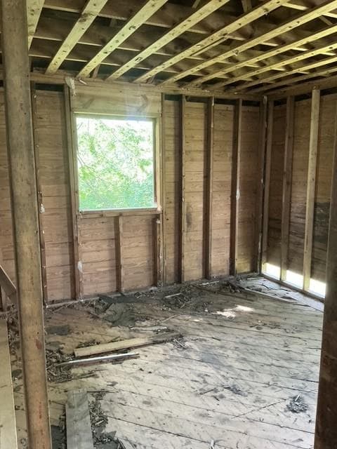 3 bedroom, 2 bathroom, 1,540 sq ft single family residence under contract at 153 Henderson Bend Road, Calhoun, GA 30701 — photo 6