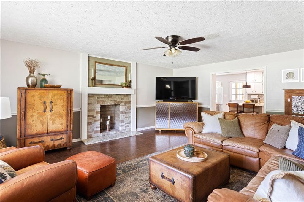 3 bedroom, 2 bathroom, 1,894 sq ft single family residence for sale at 110 Allenwood Road, Fayetteville, GA 30214 — photo 8