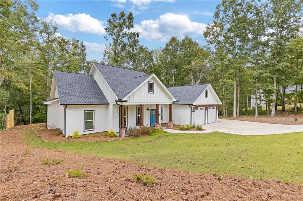 3 bedroom, 2 bathroom, 1,889 sq ft single family residence for sale at 229 Samson Way, Cleveland, GA 30528 — photo 2