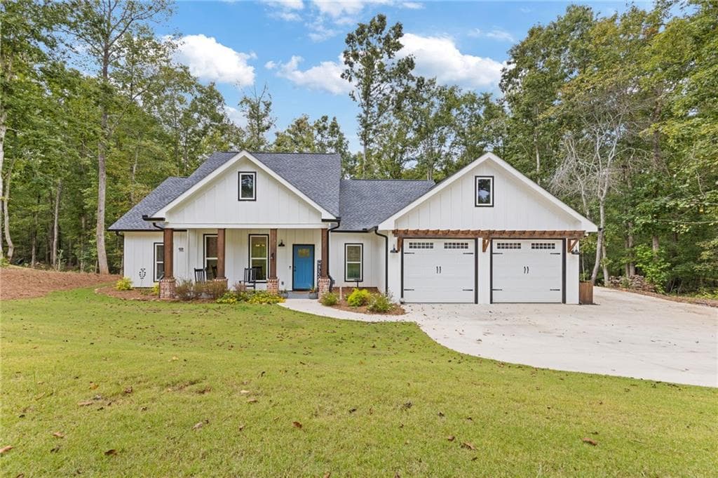 3 bedroom, 2 bathroom, 1,889 sq ft single family residence for sale at 229 Samson Way, Cleveland, GA 30528