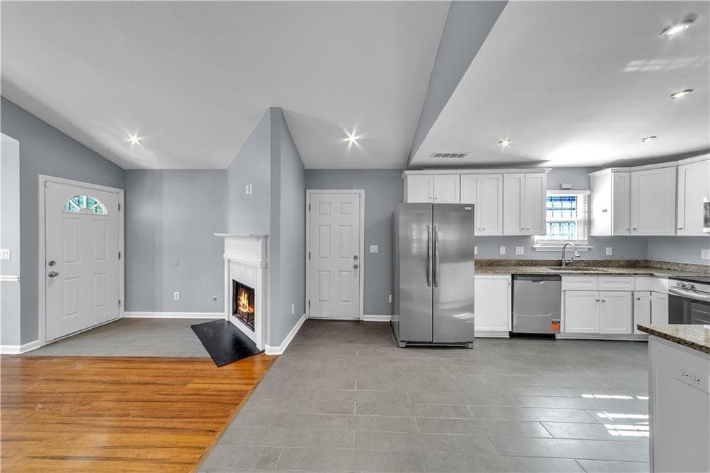 4 bedroom, 2 bathroom, 1,476 sq ft single family residence for sale at 4064 Blanton Avenue, Atlanta, GA 30331 — photo 7