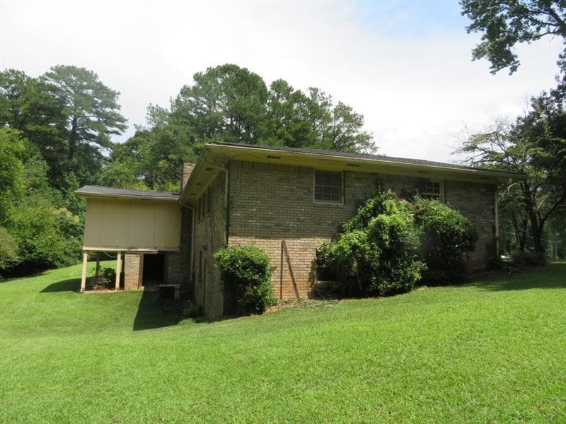 3 bedroom, 2 bathroom, 1,828 sq ft single family residence for sale at 6505 Cherie Lane, South Fulton, GA 30349 — photo 4