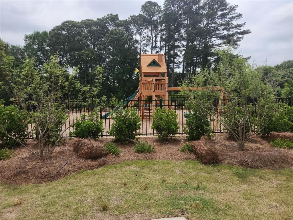3 bedroom, 3 bathroom, 2,260 sq ft townhouse for rent at 1050 Sunny Lake Drive, Lawrenceville, GA 30043 for $2,390 a month — photo 10