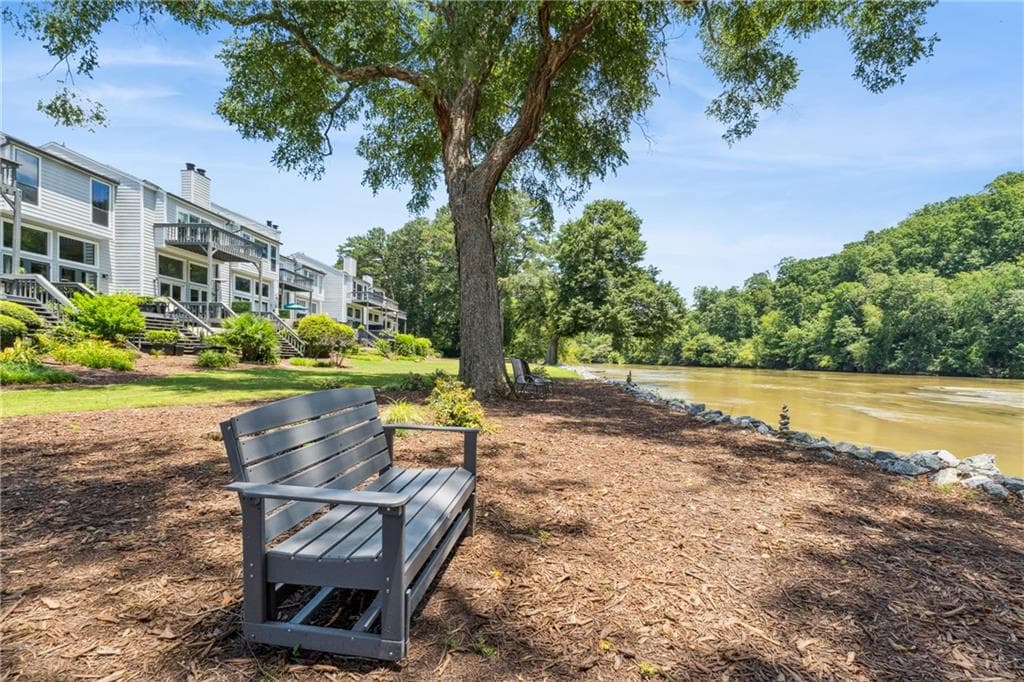 2 bedroom, 2 bathroom, 1,352 sq ft condominium for sale at 1023 Riverbend Club Drive 23, Atlanta, GA 30339 — photo 2