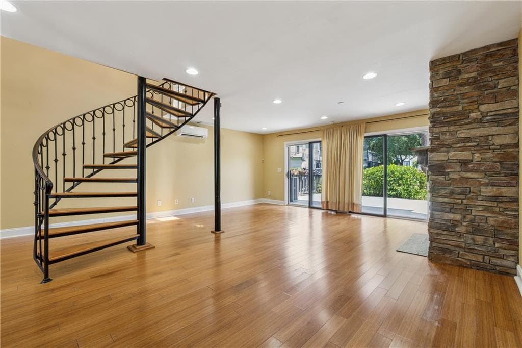 2 bedroom, 2 bathroom, 1,352 sq ft condominium for sale at 1023 Riverbend Club Drive 23, Atlanta, GA 30339 — photo 10