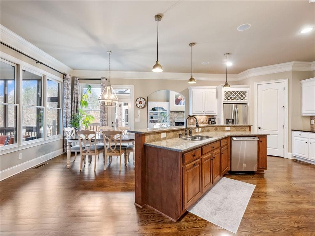 6 bedroom, 6 bathroom, 7,200 sq ft single family residence for sale at 2474 Northern Oak Drive, Braselton, GA 30517 — photo 9