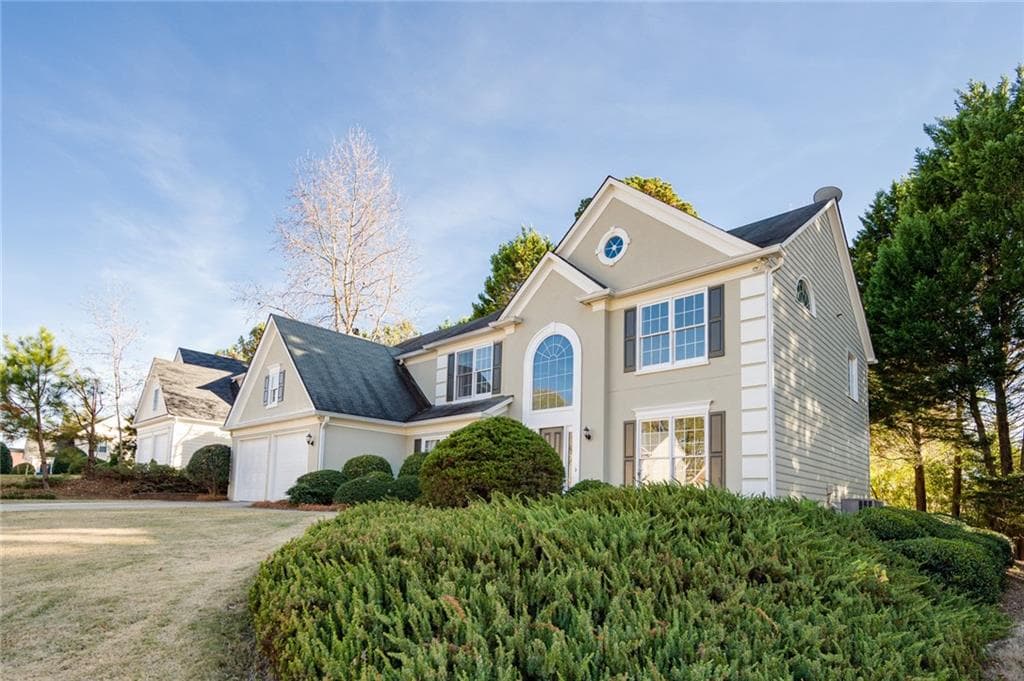 4 bedroom, 3 bathroom, 3,066 sq ft single family residence for rent at 6480 Stapleford Lane, Johns Creek, GA 30097 for $3,600 a month — photo 2