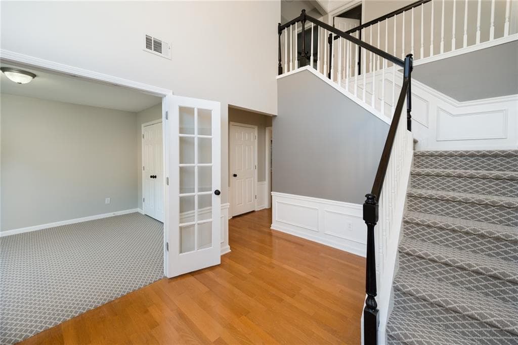 4 bedroom, 3 bathroom, 3,066 sq ft single family residence for rent at 6480 Stapleford Lane, Johns Creek, GA 30097 for $3,600 a month — photo 6