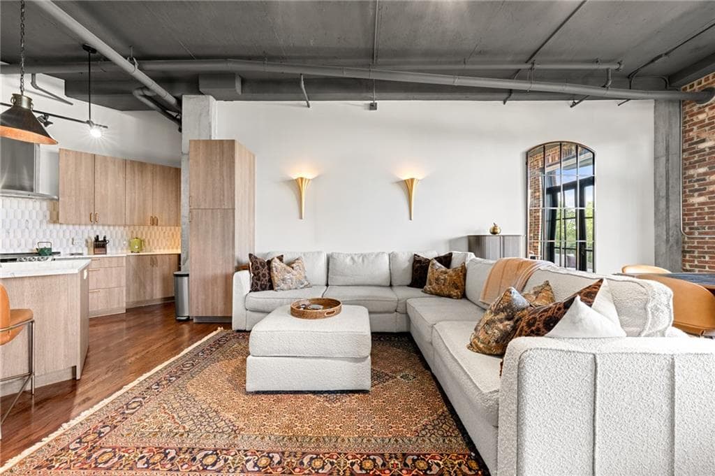 2 bedroom, 2 bathroom, 1,309 sq ft condominium for rent at 3180 Mathieson Drive 808, Atlanta, GA 30305 for $4,000 a month — photo 4