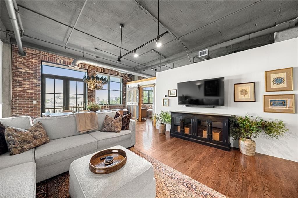 2 bedroom, 2 bathroom, 1,309 sq ft condominium for rent at 3180 Mathieson Drive 808, Atlanta, GA 30305 for $4,000 a month — photo 7