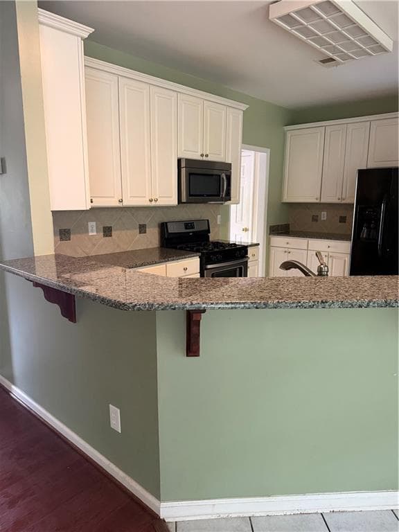 4 bedroom, 3 bathroom, 2,418 sq ft single family residence for sale at 11660 Vista Forest Drive, Alpharetta, GA 30005 — photo 6