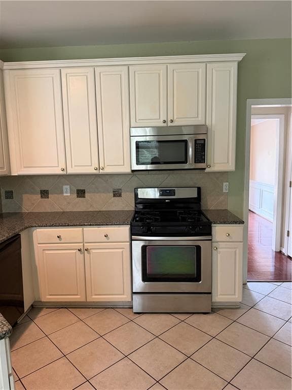 4 bedroom, 3 bathroom, 2,418 sq ft single family residence for sale at 11660 Vista Forest Drive, Alpharetta, GA 30005 — photo 8