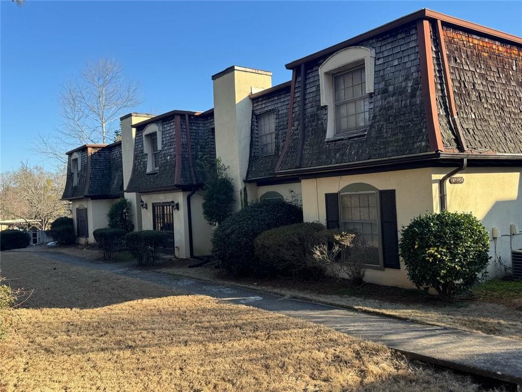 2 bedroom, 1 bathroom, 1,072 sq ft condominium for sale at 98 Rue Fontaine, Lithonia, GA 30038