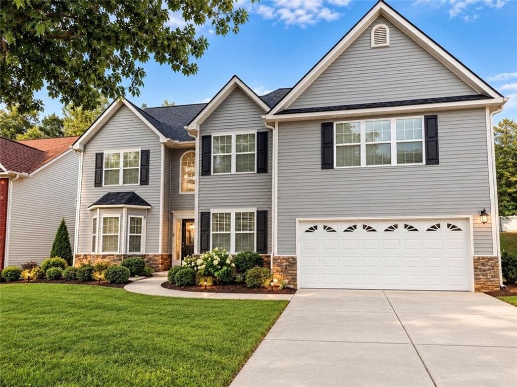 5 bedroom, 4 bathroom, 3,417 sq ft single family residence for sale at 4628 Chafin Point Court, Snellville, GA 30039 — photo 2