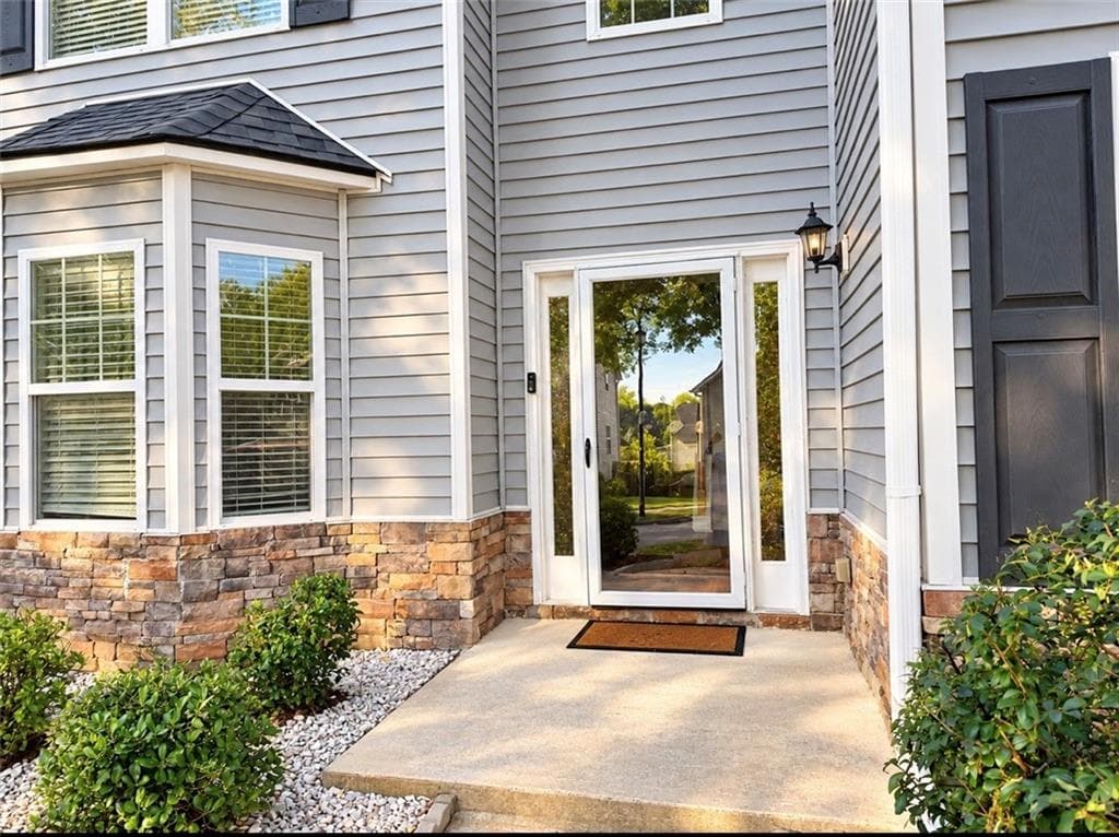 5 bedroom, 4 bathroom, 3,417 sq ft single family residence for sale at 4628 Chafin Point Court, Snellville, GA 30039 — photo 5