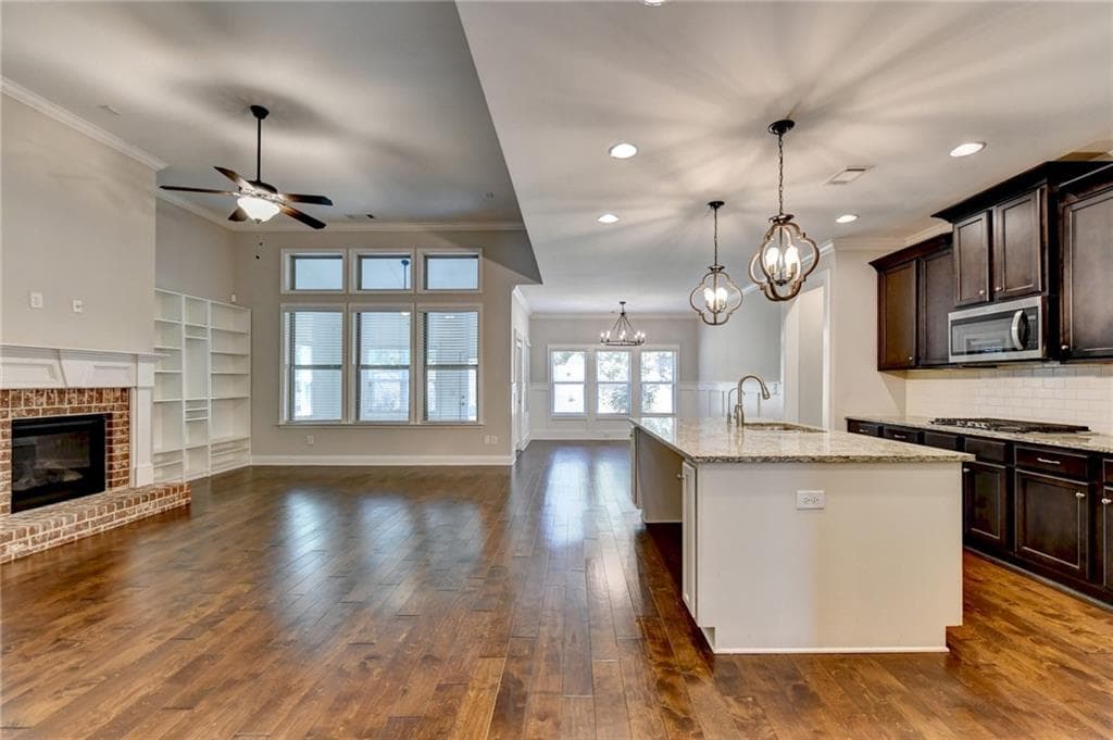 3 bedroom, 2 bathroom, 1,938 sq ft single family residence for sale at 240 Wildcat Ridge Drive, Suwanee, GA 30024 — photo 6
