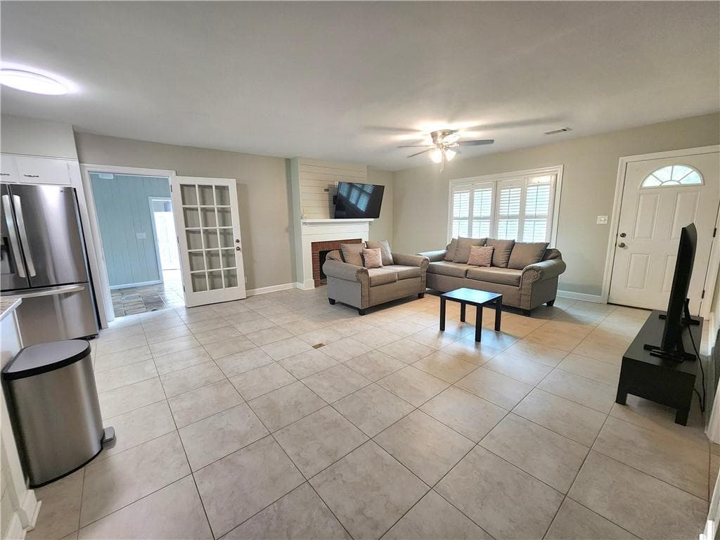 3 bedroom, 2 bathroom, 2,362 sq ft single family residence for sale at 8 Highland Lane, Cartersville, GA 30120 — photo 5