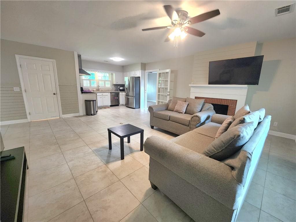 3 bedroom, 2 bathroom, 2,362 sq ft single family residence for sale at 8 Highland Lane, Cartersville, GA 30120 — photo 6