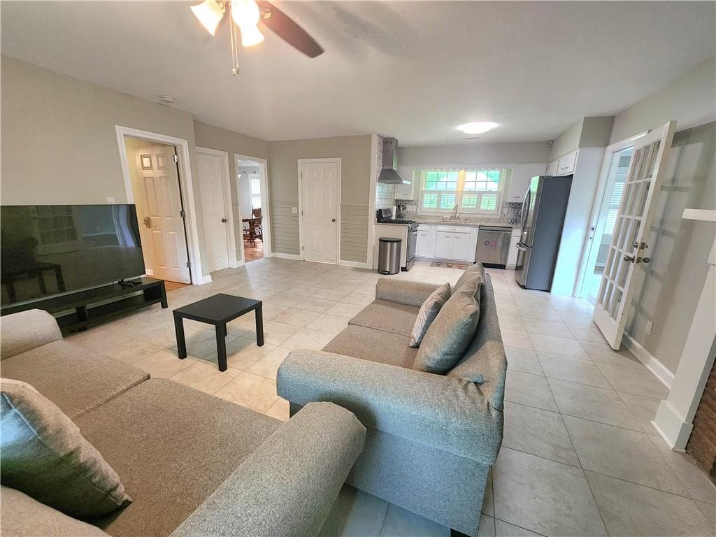 3 bedroom, 2 bathroom, 2,362 sq ft single family residence for sale at 8 Highland Lane, Cartersville, GA 30120 — photo 7