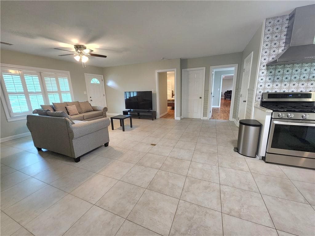 3 bedroom, 2 bathroom, 2,362 sq ft single family residence for sale at 8 Highland Lane, Cartersville, GA 30120 — photo 9