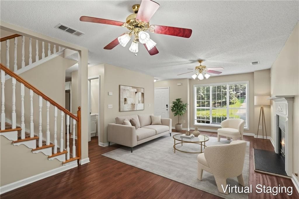 4 bedroom, 3 bathroom, 2,016 sq ft single family residence for sale at 1011 Crown River Parkway, Mcdonough, GA 30252 — photo 3