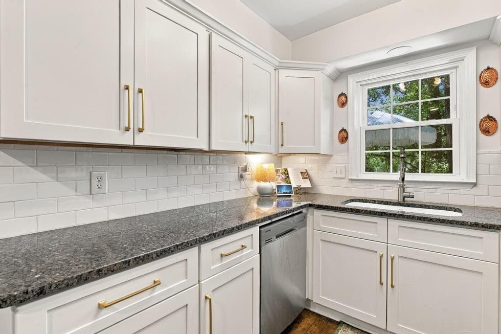 2 bedroom, 3 bathroom, 1,288 sq ft townhouse for sale at 166 Elysian Way, Atlanta, GA 30327 — photo 7