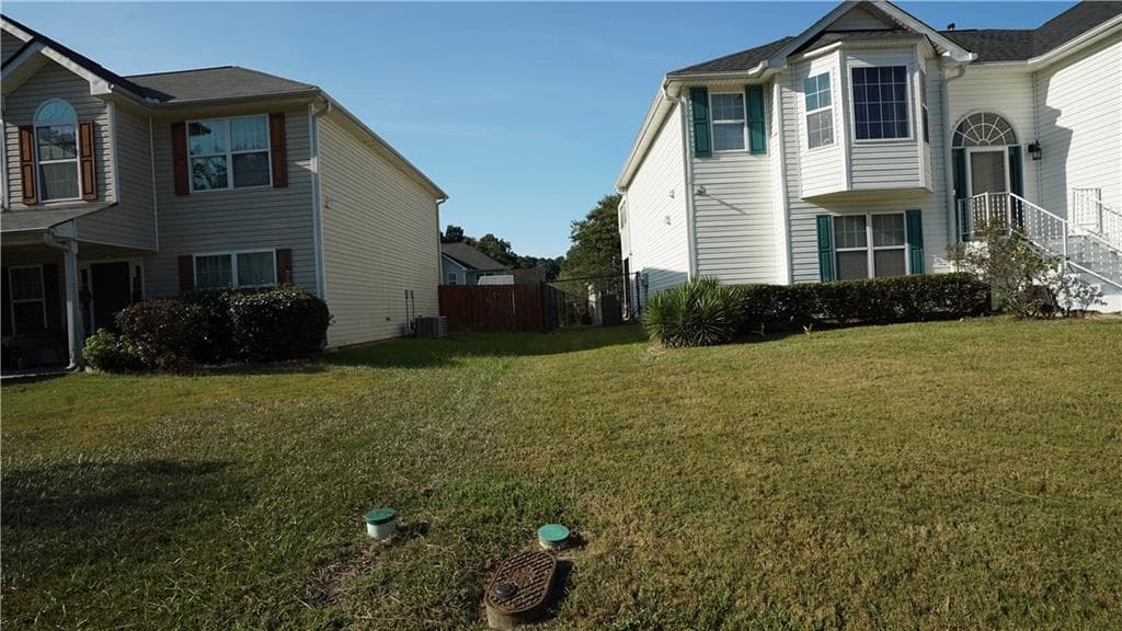 5 bedroom, 3 bathroom, 2,905 sq ft single family residence for sale at 2010 Hillspring Lane, Lithonia, GA 30058 — photo 3