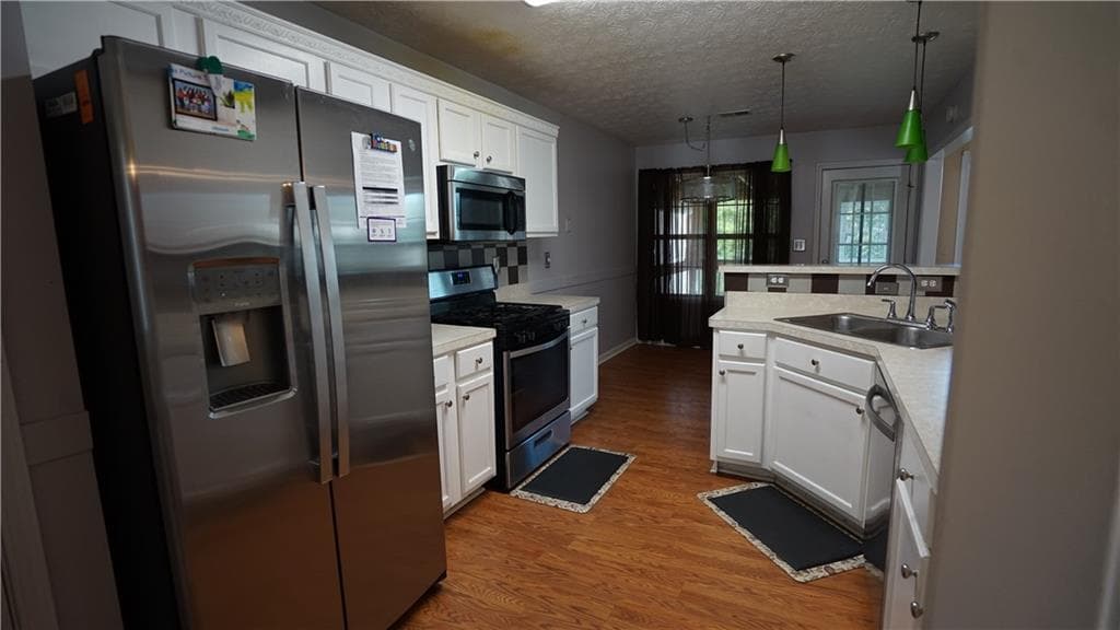 5 bedroom, 3 bathroom, 2,905 sq ft single family residence for sale at 2010 Hillspring Lane, Lithonia, GA 30058 — photo 9