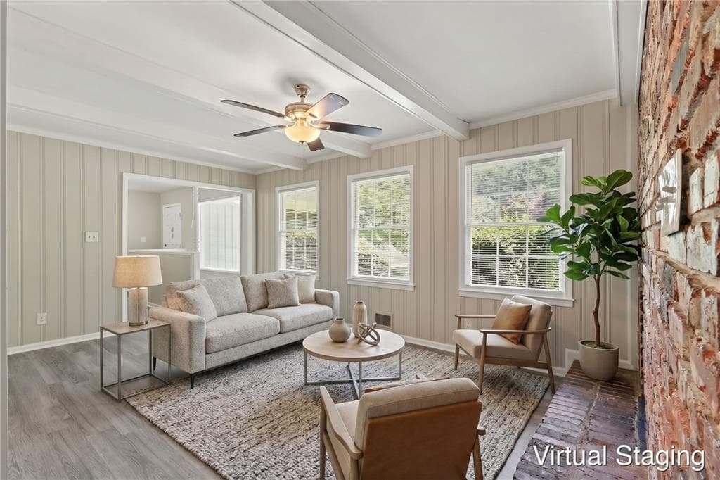 4 bedroom, 2 bathroom, 2,368 sq ft single family residence under contract at 4295 Autumn Hill Drive, Stone Mountain, GA 30083 — photo 3