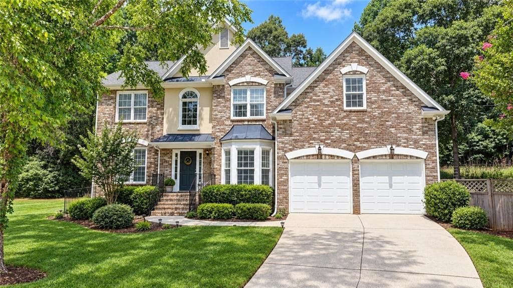 7 bedroom, 4 bathroom, 3,874 sq ft single family residence for sale at 3270 Royal Creek Way, Lilburn, GA 30047 — photo 2