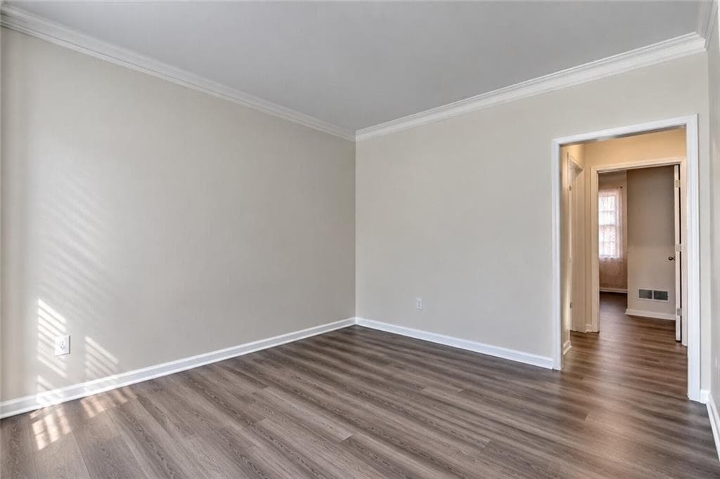 7 bedroom, 4 bathroom, 3,874 sq ft single family residence for sale at 3270 Royal Creek Way, Lilburn, GA 30047 — photo 10