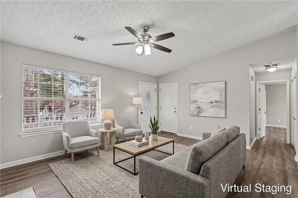 3 bedroom, 2 bathroom, 1,389 sq ft single family residence for sale at 1141 Sunday Lane, Jonesboro, GA 30238 — photo 4