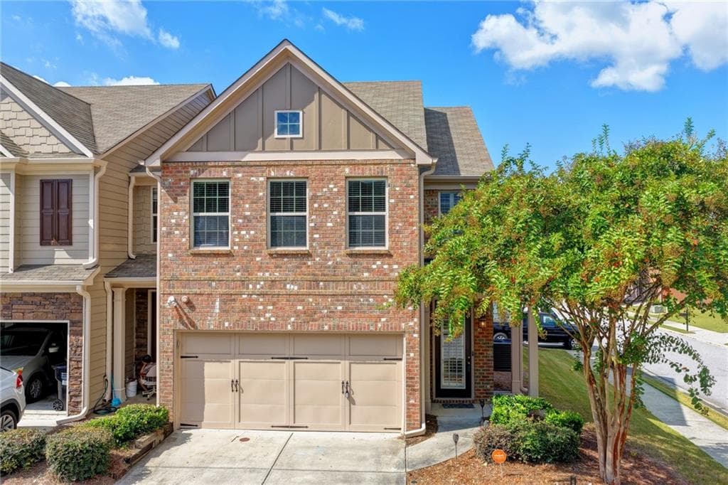3 bedroom, 3 bathroom, 2,004 sq ft townhouse for sale at 2414 Attewood Drive, Buford, GA 30519 — photo 2