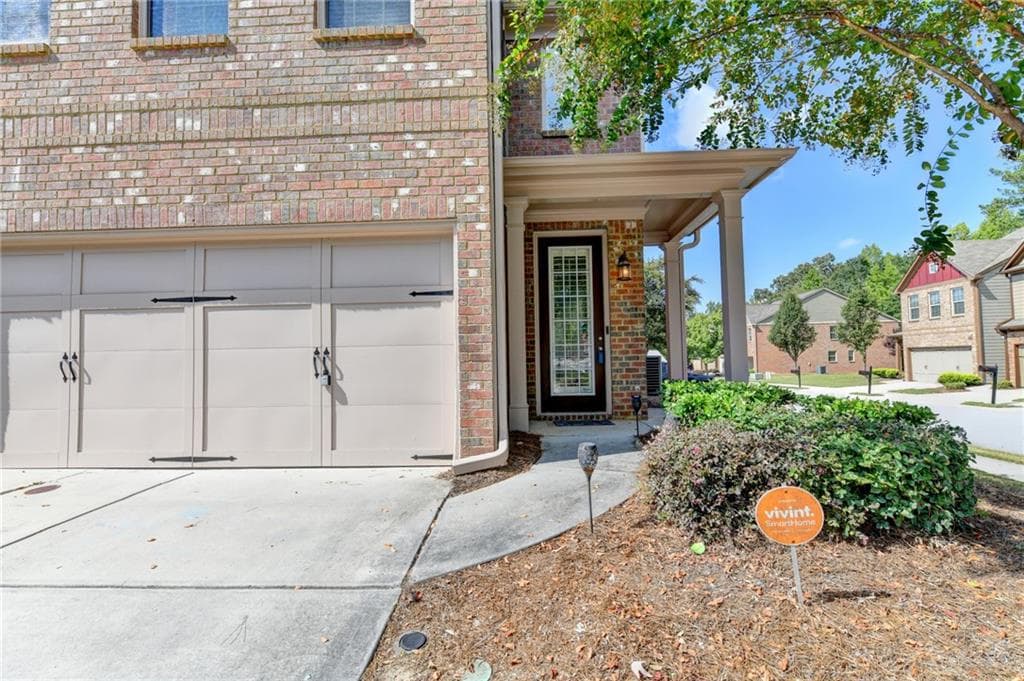3 bedroom, 3 bathroom, 2,004 sq ft townhouse for sale at 2414 Attewood Drive, Buford, GA 30519 — photo 3