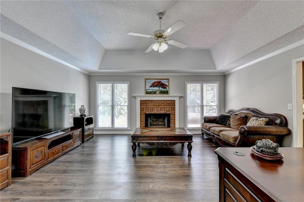 6 bedroom, 4 bathroom, 4,044 sq ft single family residence for sale at 1975 Wynfield Point Drive, Buford, GA 30519 — photo 8
