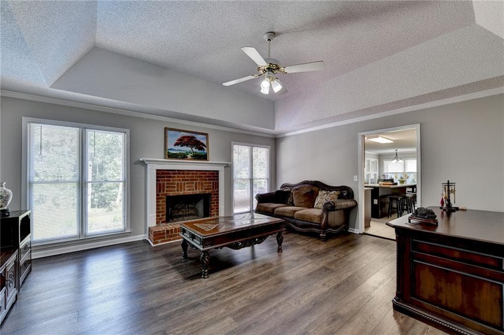 6 bedroom, 4 bathroom, 4,044 sq ft single family residence for sale at 1975 Wynfield Point Drive, Buford, GA 30519 — photo 9