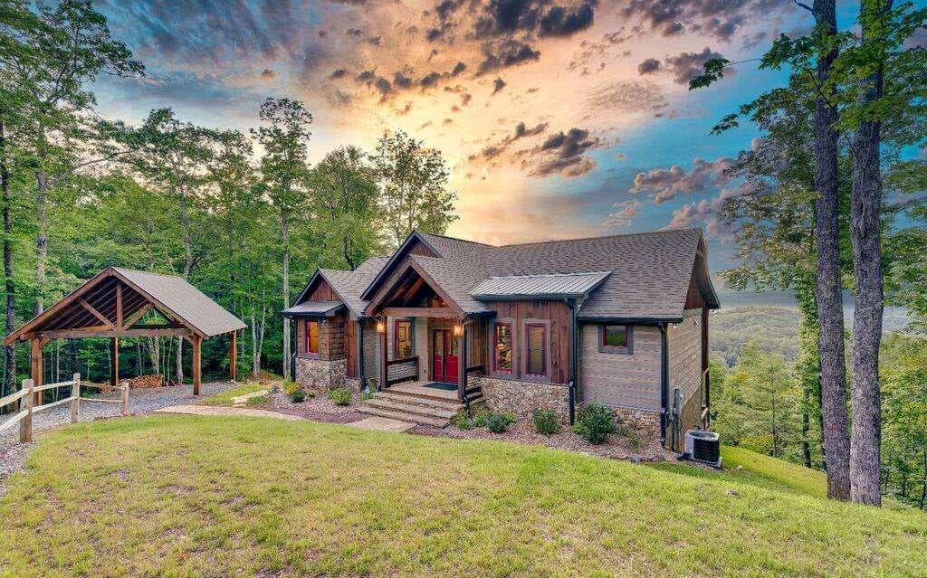 3 bedroom, 4 bathroom, 2,836 sq ft single family residence for sale at 370 High Ridge Road, Epworth, GA 30541 — photo 4