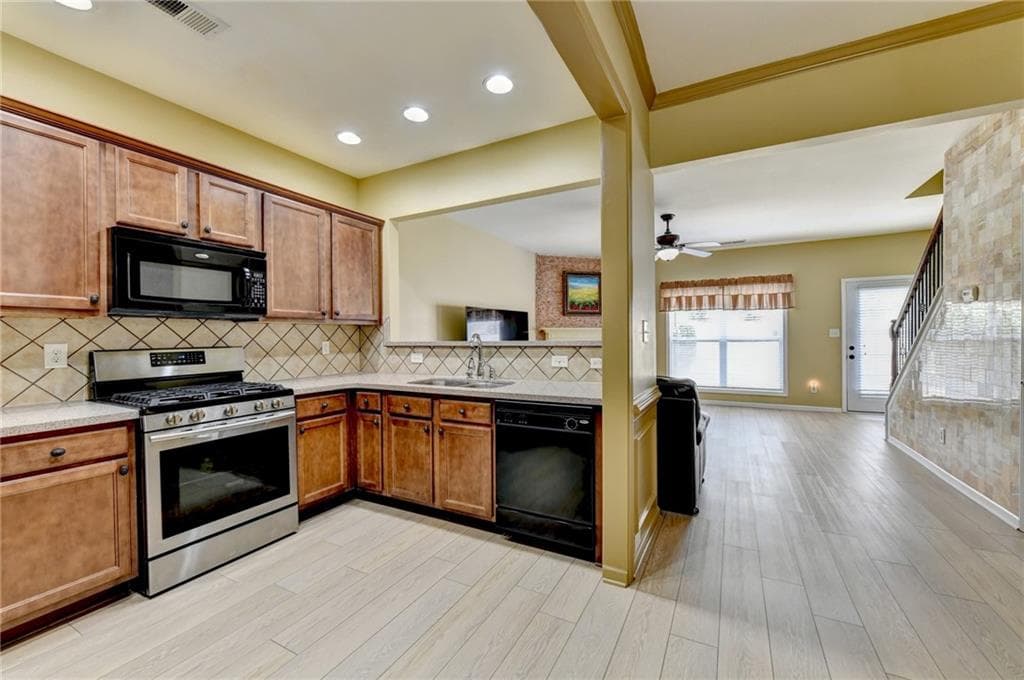 2 bedroom, 3 bathroom, 1,798 sq ft townhouse for sale at 2726 Beynon Lane, Suwanee, GA 30024 — photo 6