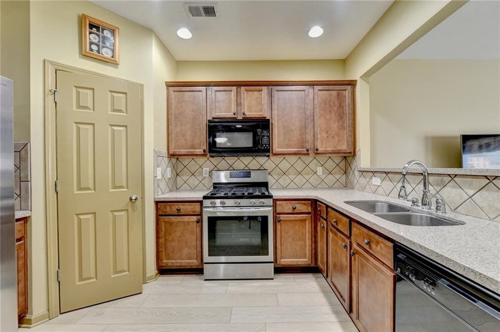 2 bedroom, 3 bathroom, 1,798 sq ft townhouse for sale at 2726 Beynon Lane, Suwanee, GA 30024 — photo 7