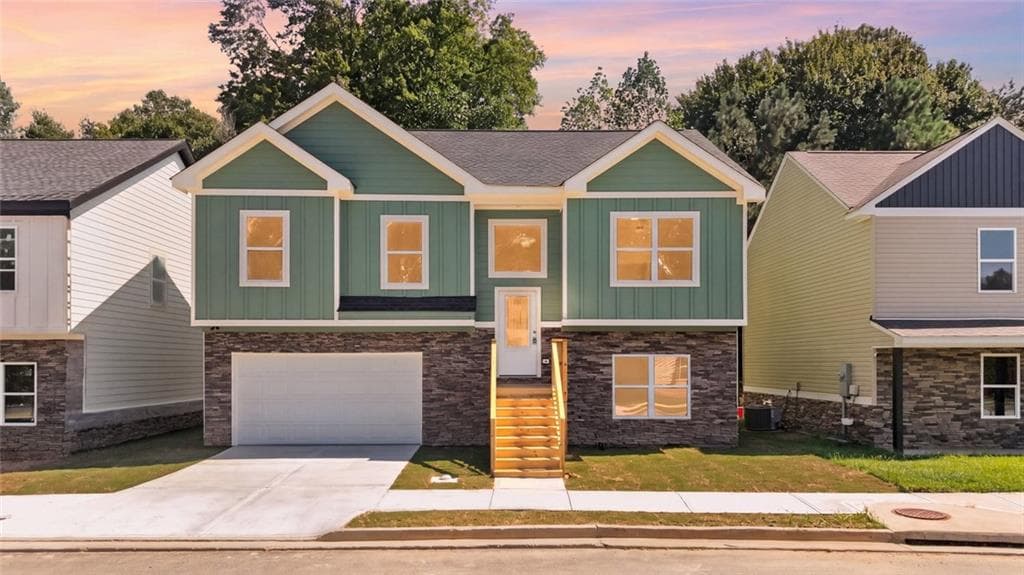 5 bedroom, 2 bathroom, 2,720 sq ft single family residence for sale at 2140 Rosemary Way, Gainesville, GA 30507