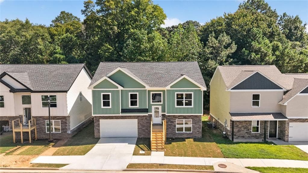 5 bedroom, 2 bathroom, 2,720 sq ft single family residence for sale at 2140 Rosemary Way, Gainesville, GA 30507 — photo 4