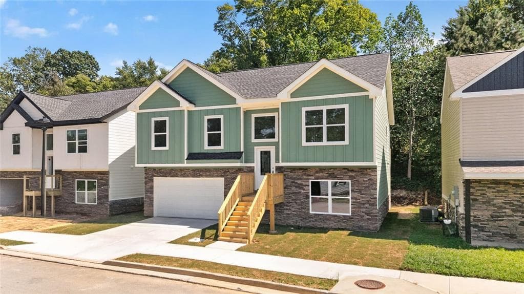 5 bedroom, 2 bathroom, 2,720 sq ft single family residence for sale at 2140 Rosemary Way, Gainesville, GA 30507 — photo 5