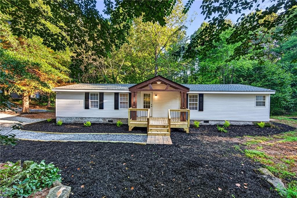 3 bedroom, 2 bathroom, 1,288 sq ft single family residence for sale at 100 Salisbury Road, Dahlonega, GA 30533 — photo 3