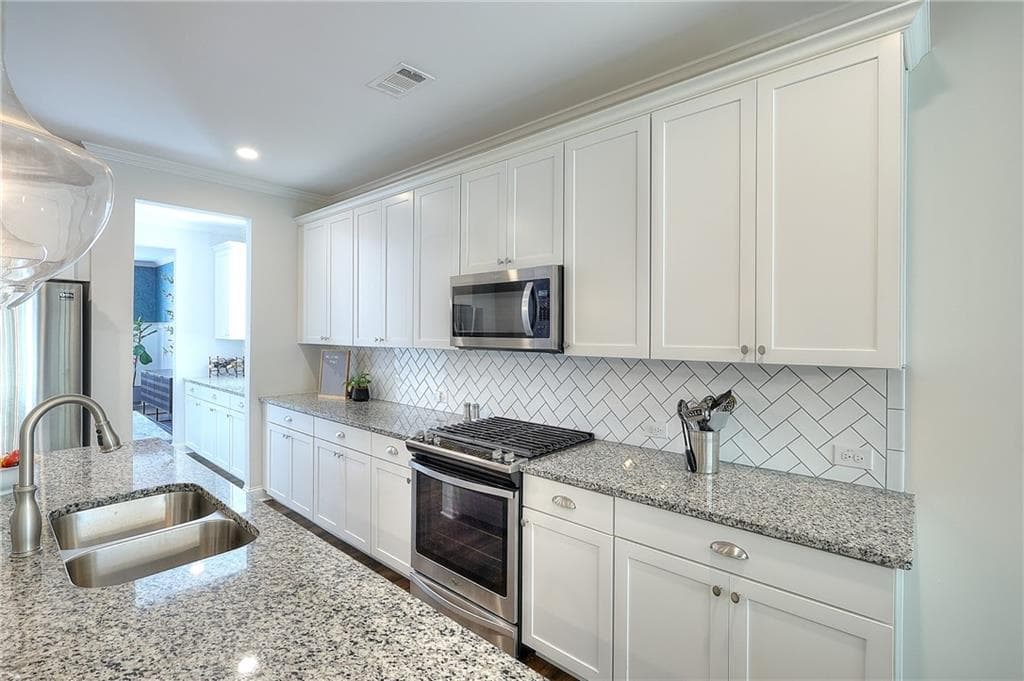 4 bedroom, 5 bathroom, 3,168 sq ft single family residence for sale at 2181 Hempstead Court, Snellville, GA 30078 — photo 6