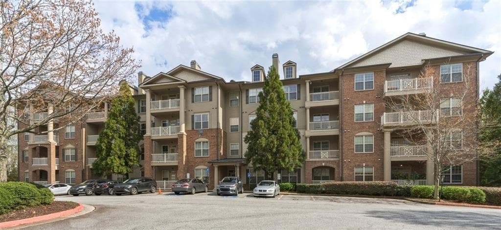 2 bedroom, 2 bathroom, 1,210 sq ft home for sale at 4805 W Village Way 3204, Smyrna, GA