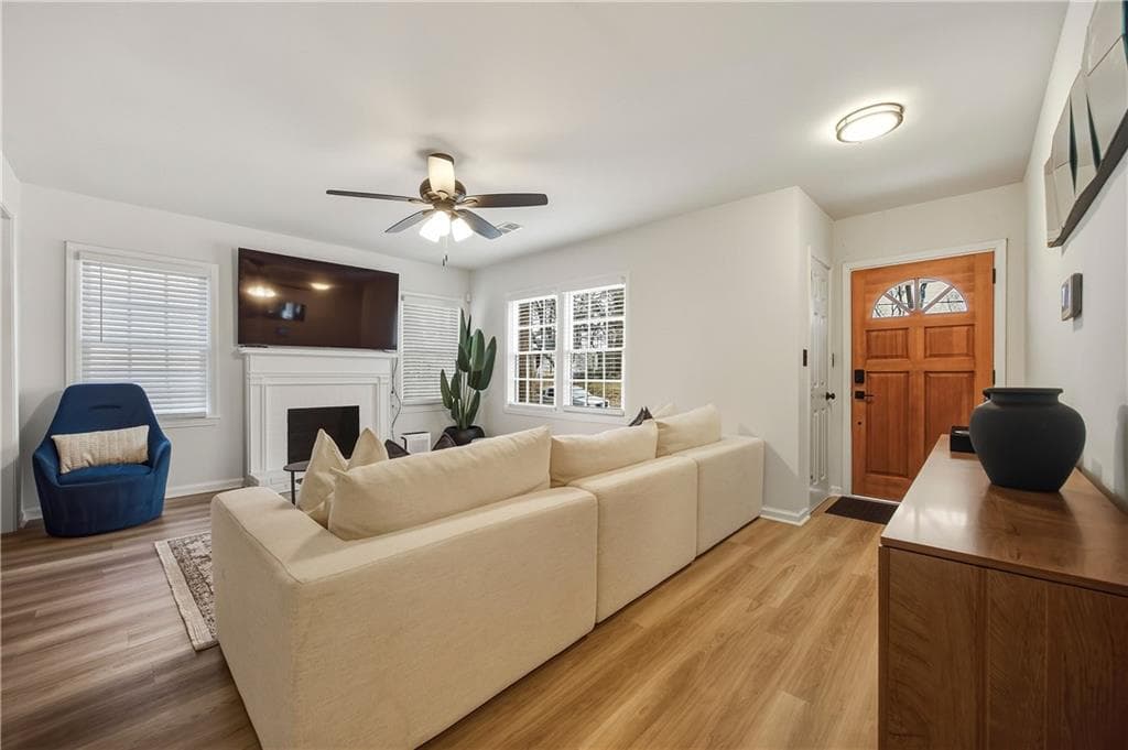 3 bedroom, 2 bathroom, 1,456 sq ft single family residence for sale at 951 Lawton Street, Atlanta, GA 30310 — photo 4