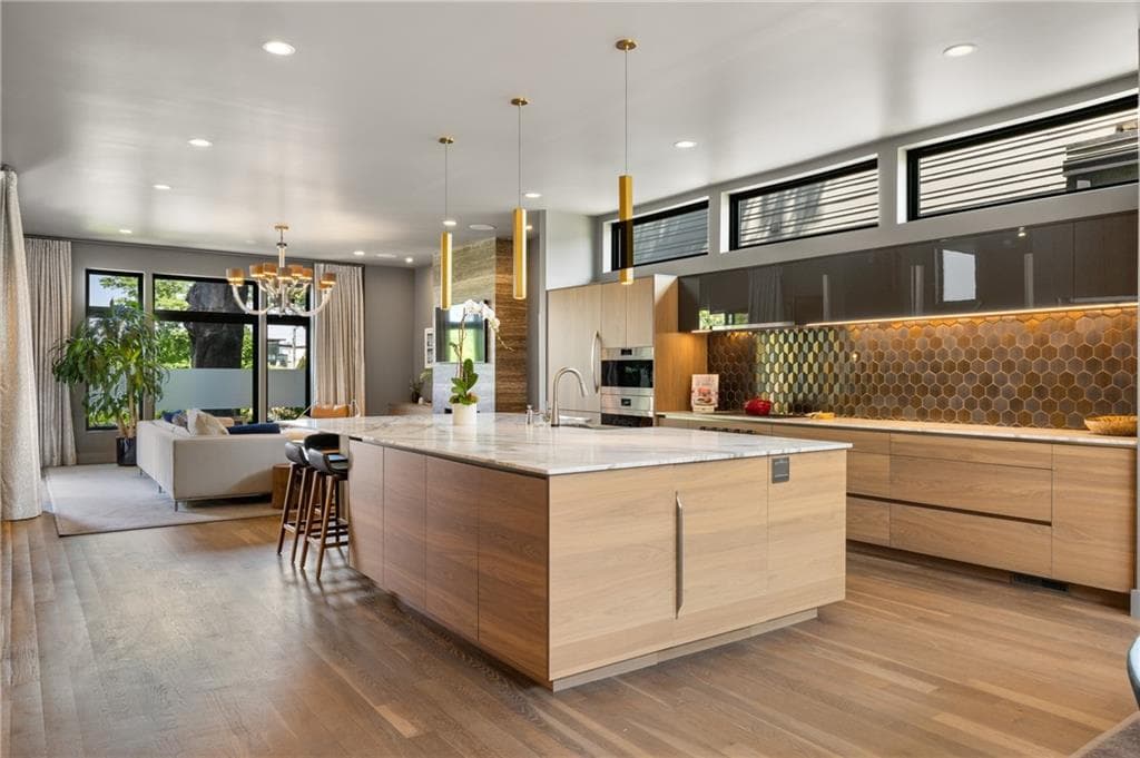 4 bedroom, 4 bathroom, 3,845 sq ft single family residence for sale at 640 East Avenue, Atlanta, GA 30312 — photo 3